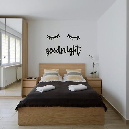 Flat Zlote Tarasy Street Apartment Varşovia Exterior foto